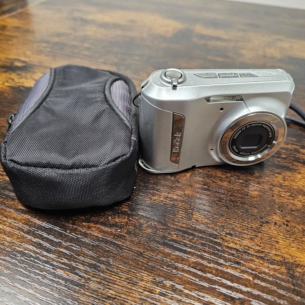 Kodak Easy Share C142 Digital Camera - For Parts